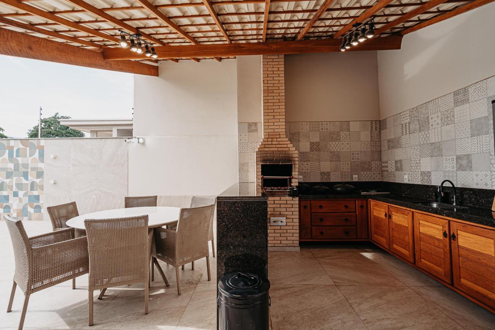 Casadecastelhanos, Quadra Do Mar De Castelhanos, 4 Suites Com Ar, Churrasqueira, Piscina, Hidromassagem, Cozinha Integrada Gourmet Ideal Para Familia E Amigos Аншіета Екстер'єр фото