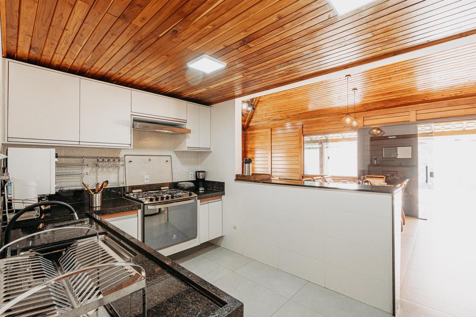Casadecastelhanos, Quadra Do Mar De Castelhanos, 4 Suites Com Ar, Churrasqueira, Piscina, Hidromassagem, Cozinha Integrada Gourmet Ideal Para Familia E Amigos Аншіета Екстер'єр фото