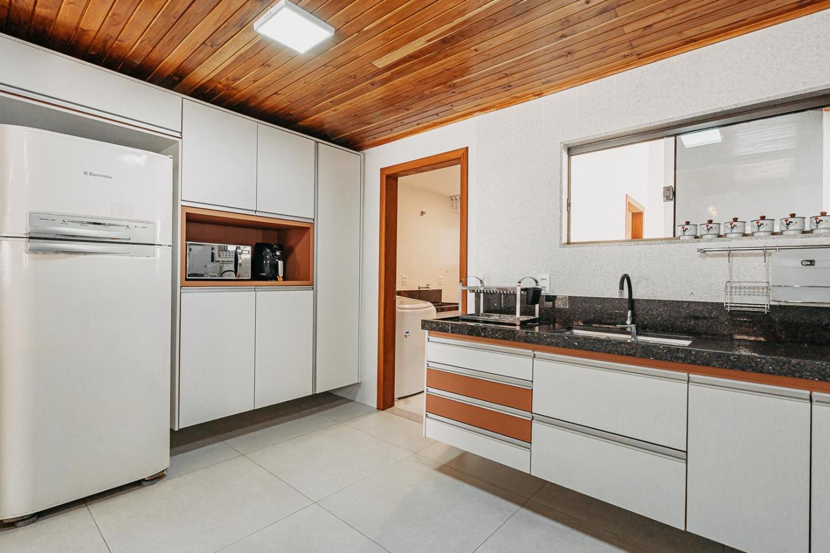Casadecastelhanos, Quadra Do Mar De Castelhanos, 4 Suites Com Ar, Churrasqueira, Piscina, Hidromassagem, Cozinha Integrada Gourmet Ideal Para Familia E Amigos Аншіета Екстер'єр фото